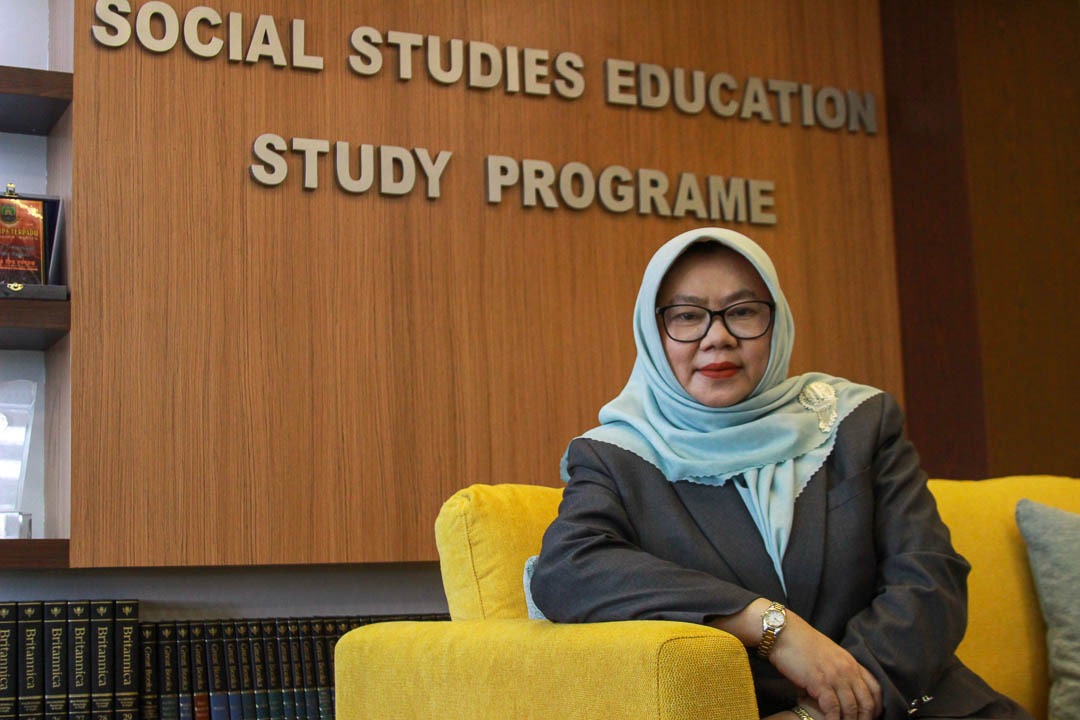 Prof. Dr. Kokom Komalasari, M.Pd